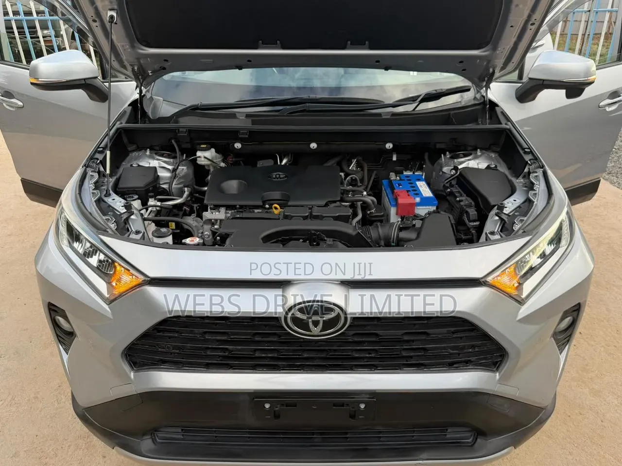 Toyota RAV4 LE AWD 2019 Silver