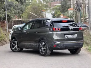 Peugeot 3008 2019 Green
