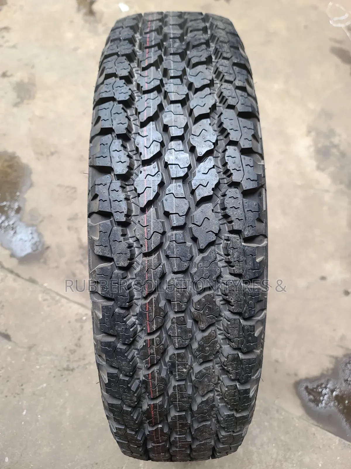 235 /85 R16 Goodyear Tyres Wrangler All-Terrain Antvature