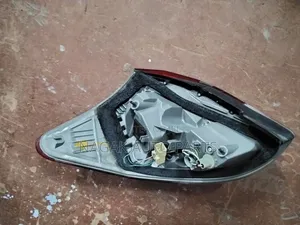 Toyota Vanguard 2015 Taillight