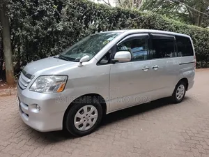Toyota Noah 2.0 FWD (8 Seater) 2006 Silver