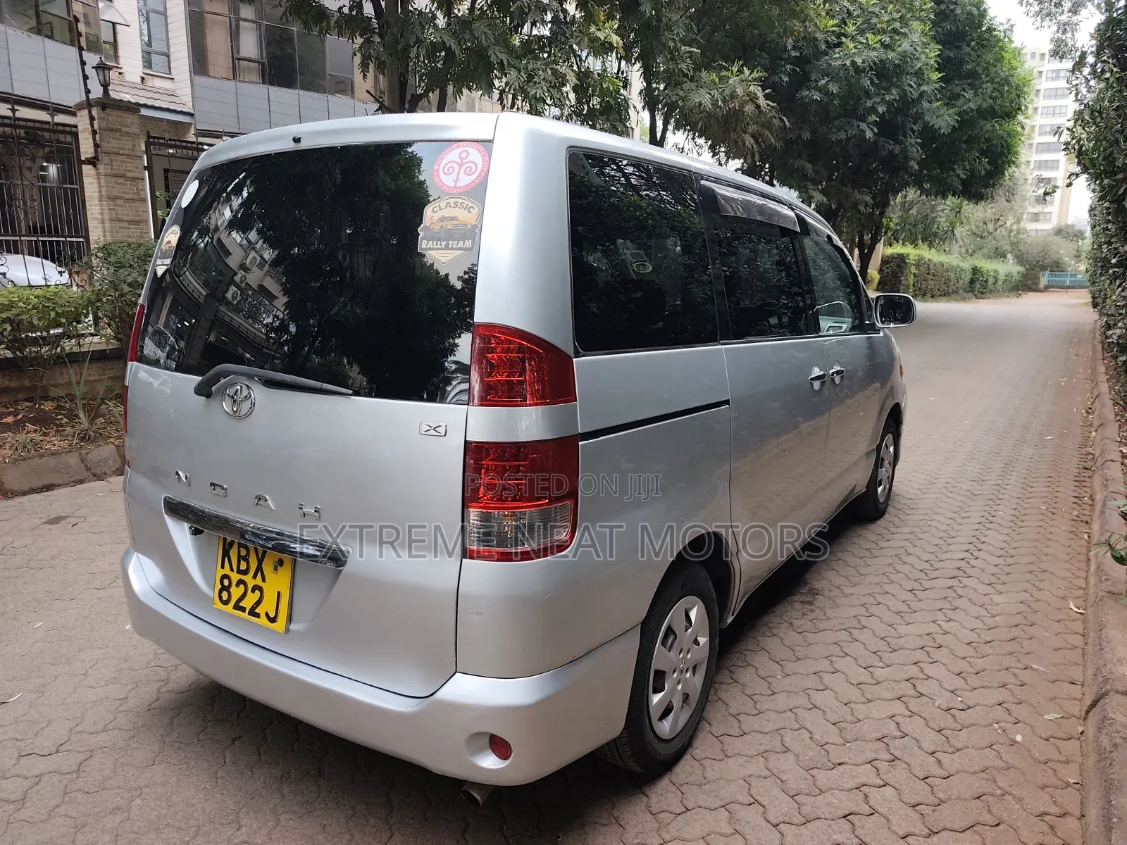Toyota Noah 2.0 FWD (8 Seater) 2006 Silver