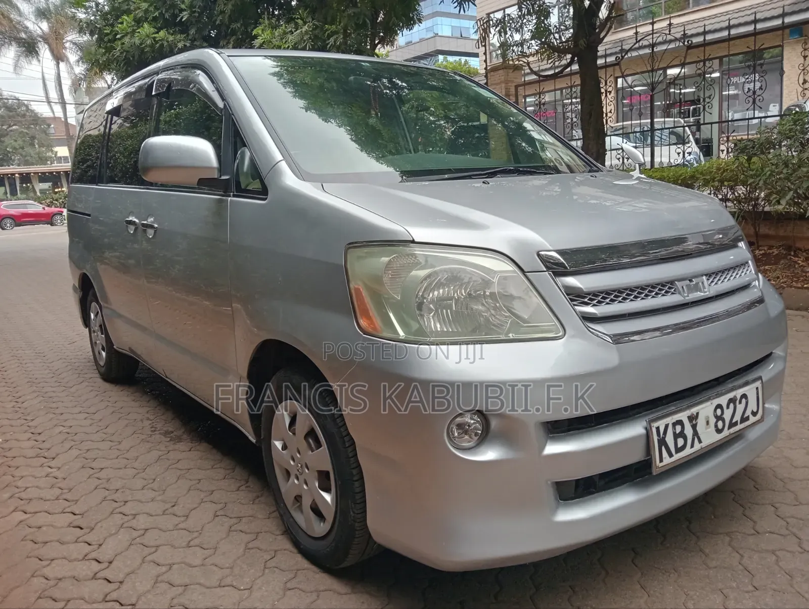 Toyota Noah 2.0 FWD (8 Seater) 2006 Silver