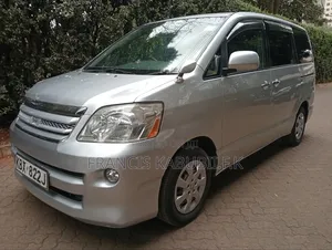 Toyota Noah 2.0 FWD (8 Seater) 2006 Silver