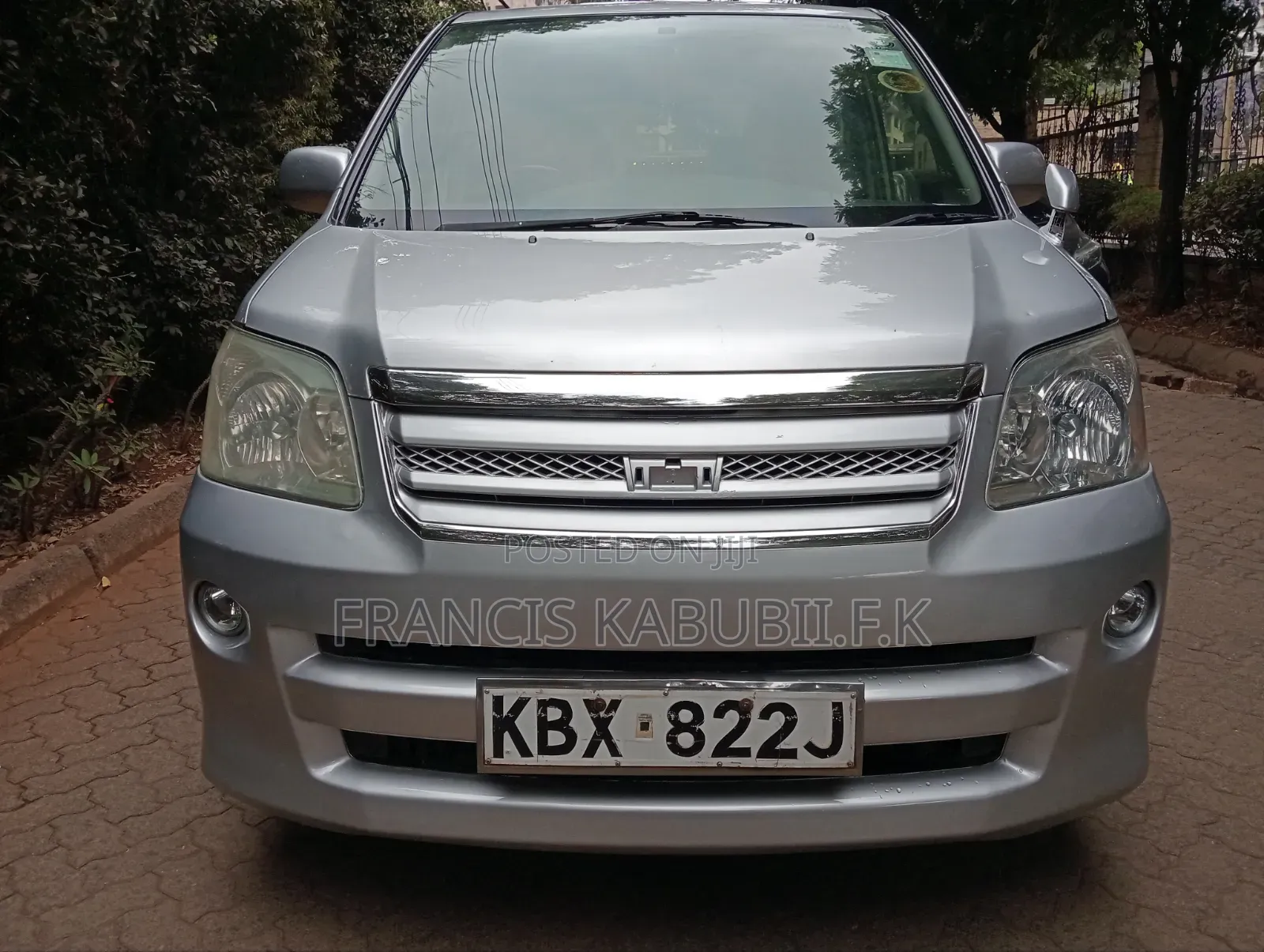 Toyota Noah 2.0 FWD (8 Seater) 2006 Silver