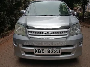 Toyota Noah 2.0 FWD (8 Seater) 2006 Silver