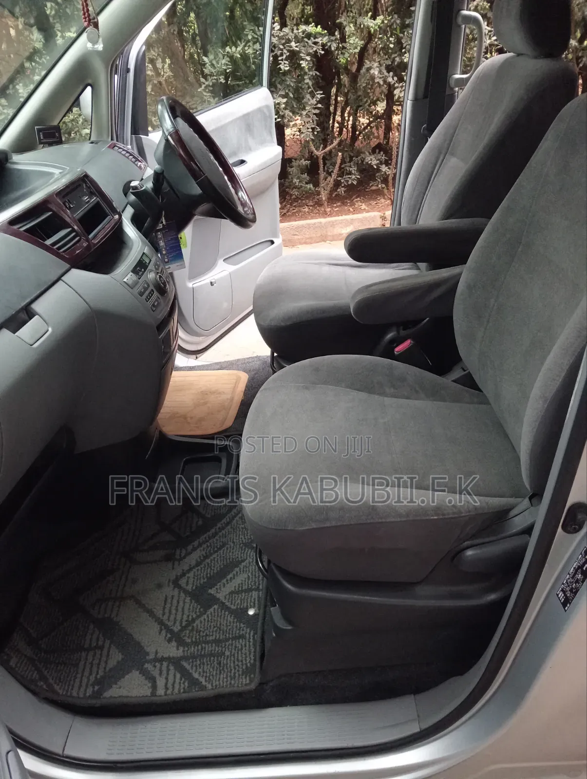 Toyota Noah 2.0 FWD (8 Seater) 2006 Silver