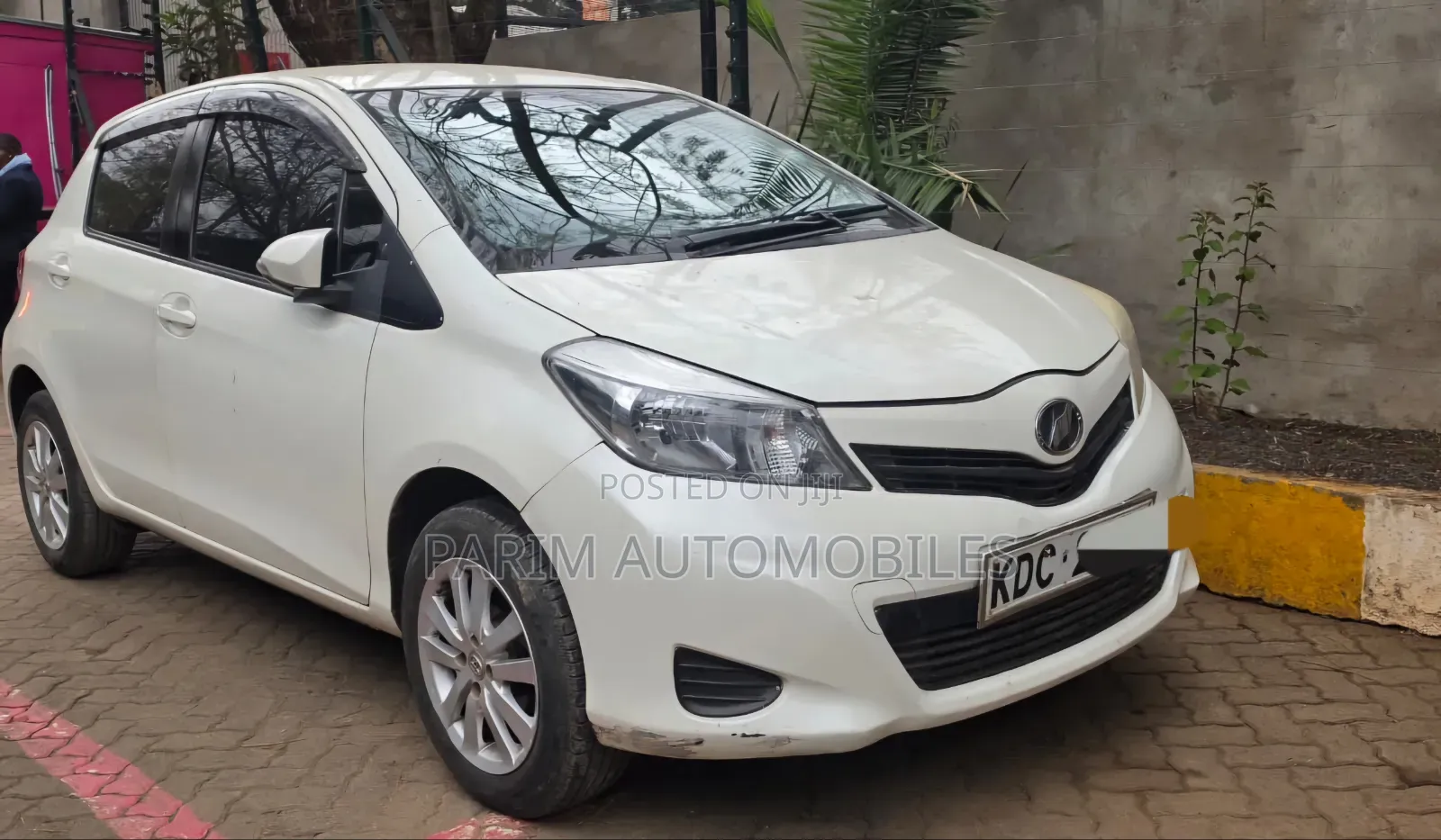 Toyota Vitz 2013 White