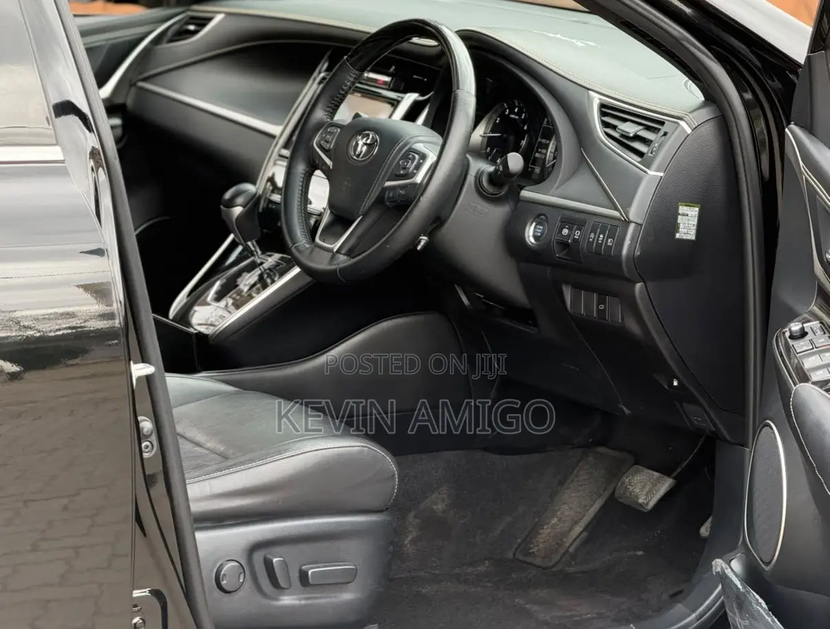 Toyota Harrier 2019 Black