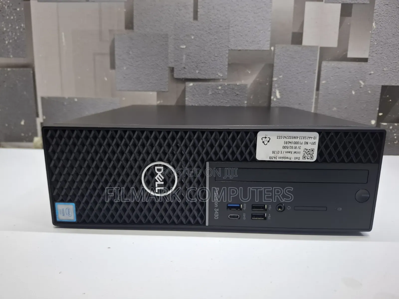 Desktop Computer Dell 8GB Intel Xeon SSD 128GB