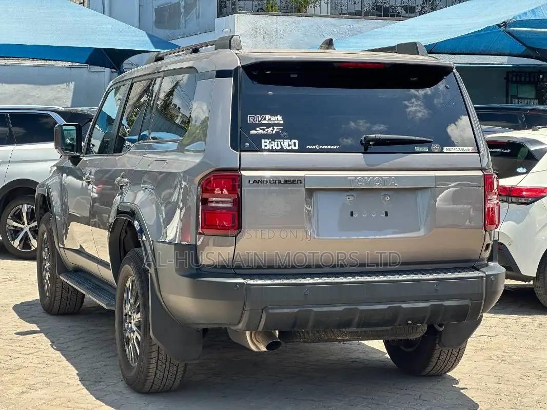 Toyota Land Cruiser LC250 2024 Gold
