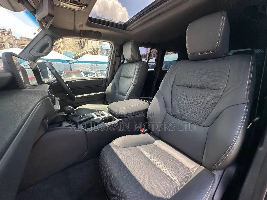 Toyota Land Cruiser LC250 2024 Gold