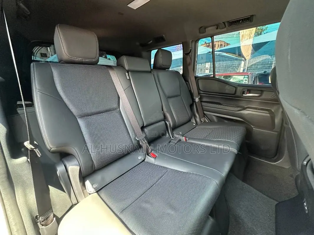 Toyota Land Cruiser LC250 2024 Gold