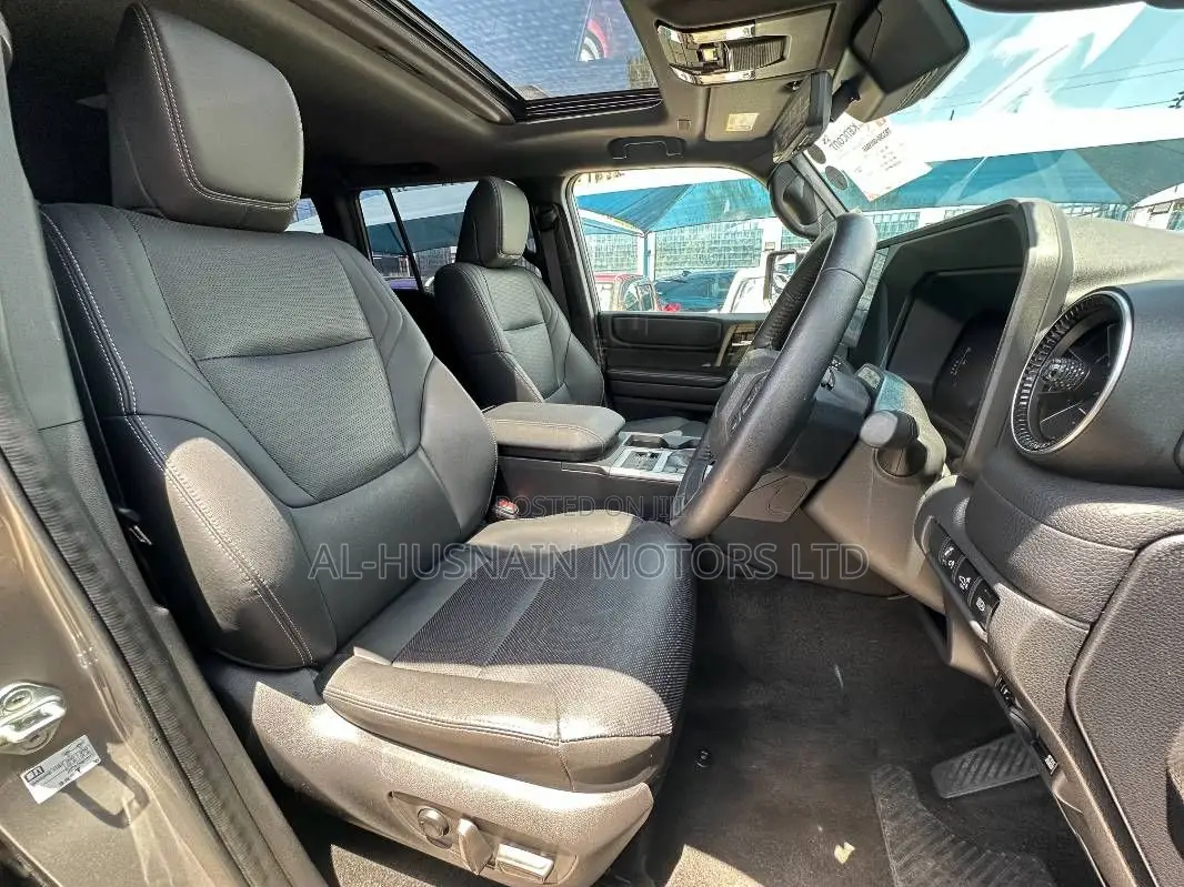 Toyota Land Cruiser LC250 2024 Gold