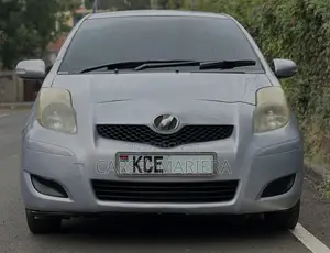 Toyota Vitz 1.0 FWD 5dr 2008 Gray