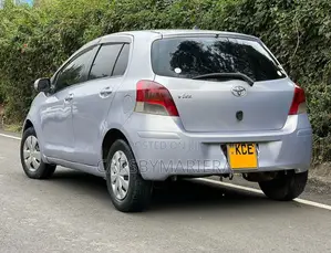Toyota Vitz 1.0 FWD 5dr 2008 Gray