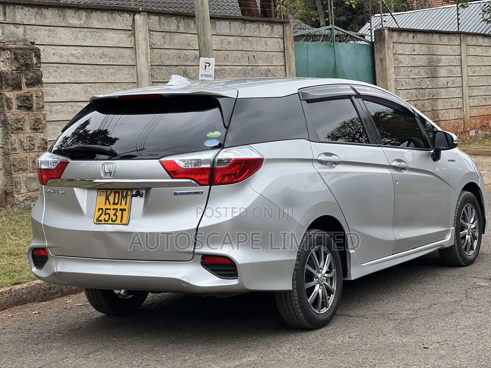 Honda Shuttle 2016 Silver