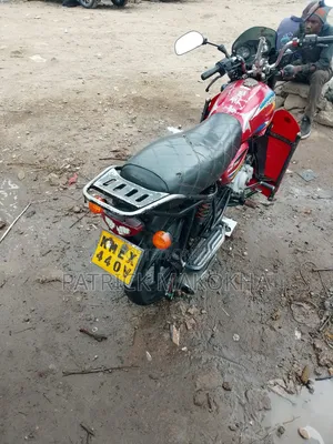 Bajaj Boxer 150 UG 2021 Red