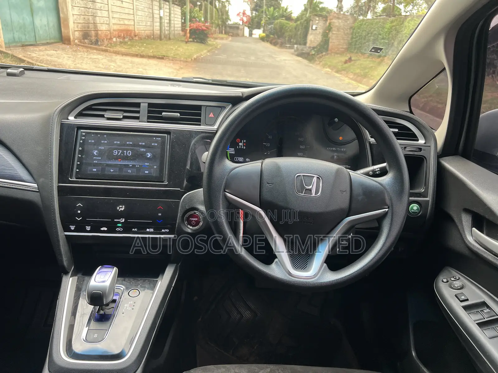 Honda Shuttle 2016 Silver