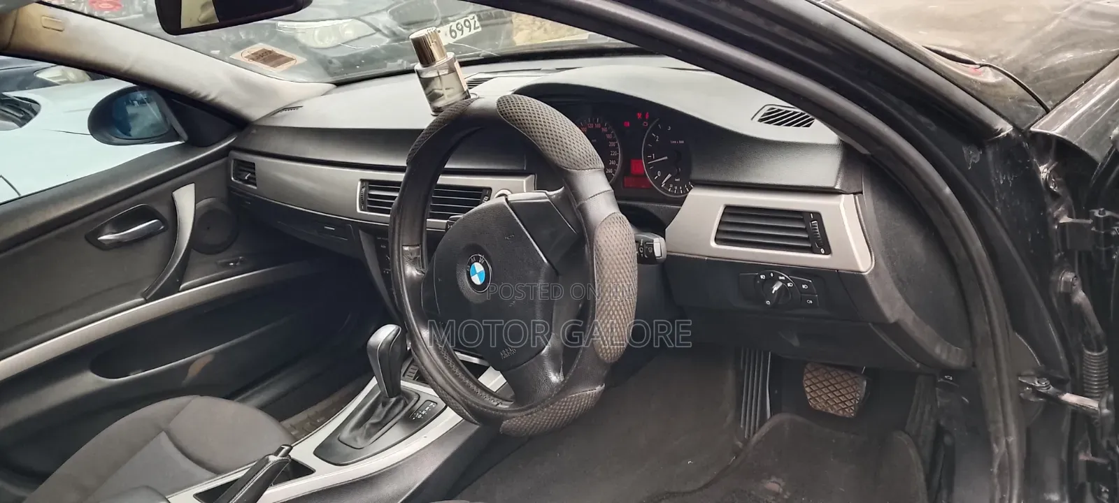 BMW 320i Sedan RWD 2006 Black