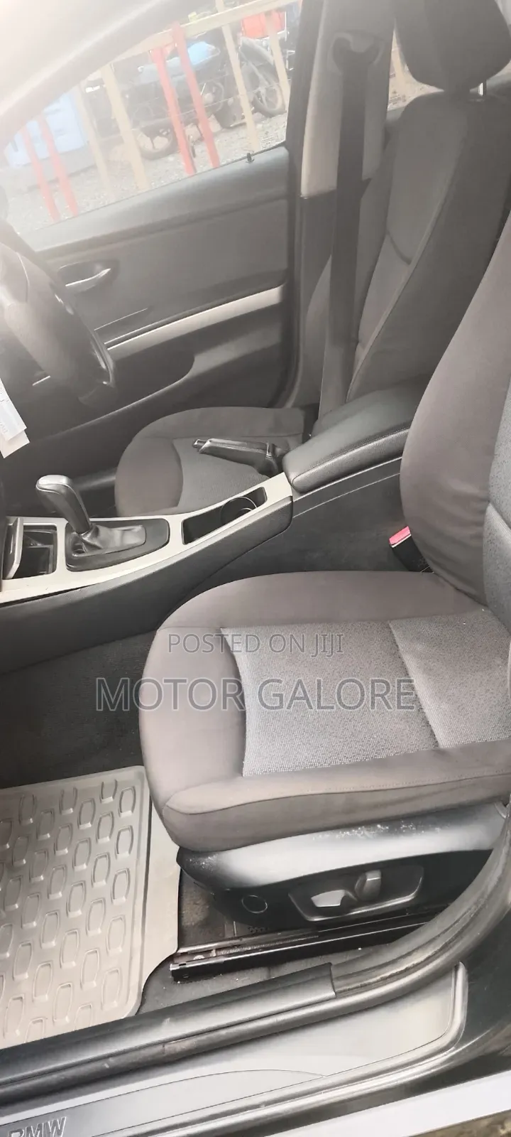 BMW 320i Sedan RWD 2006 Black