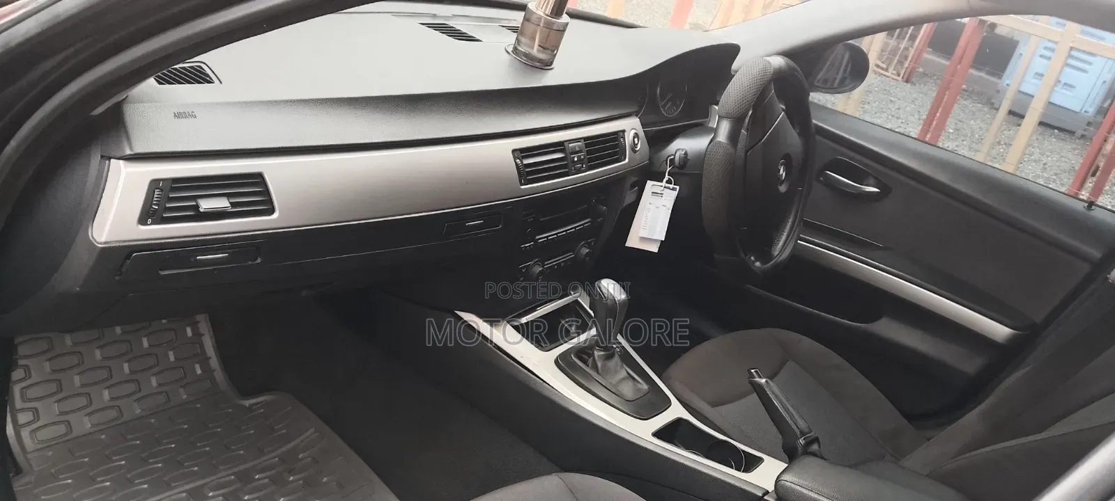 BMW 320i Sedan RWD 2006 Black