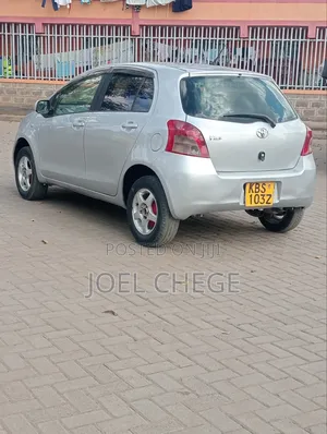 Toyota Vitz 2005 Silver