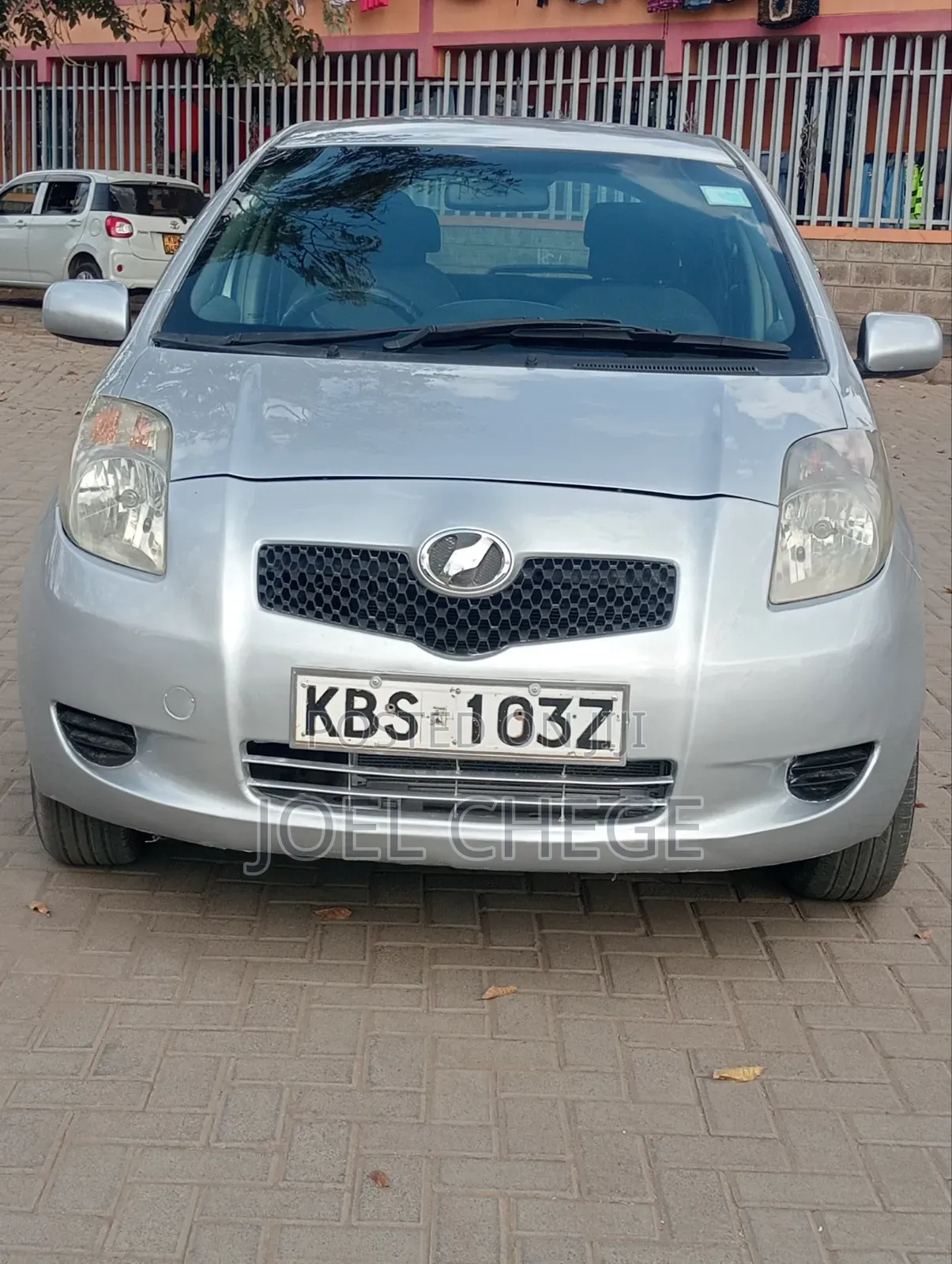 Toyota Vitz 2005 Silver