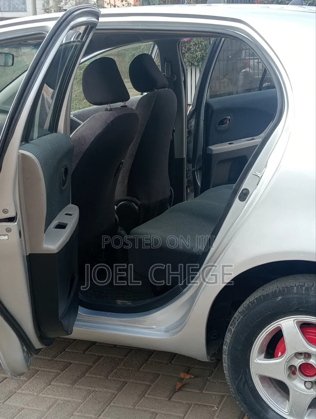 Toyota Vitz 2005 Silver