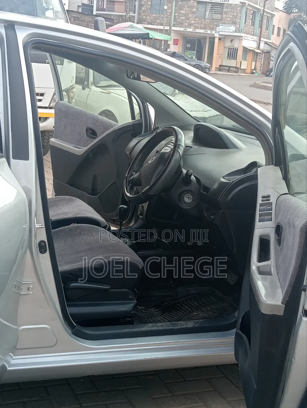 Toyota Vitz 2005 Silver