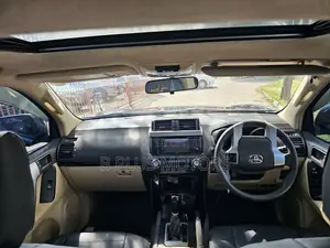 Toyota Land Cruiser Prado 2016 Gray