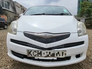 Toyota Ractis 1.3 FWD 2010 White