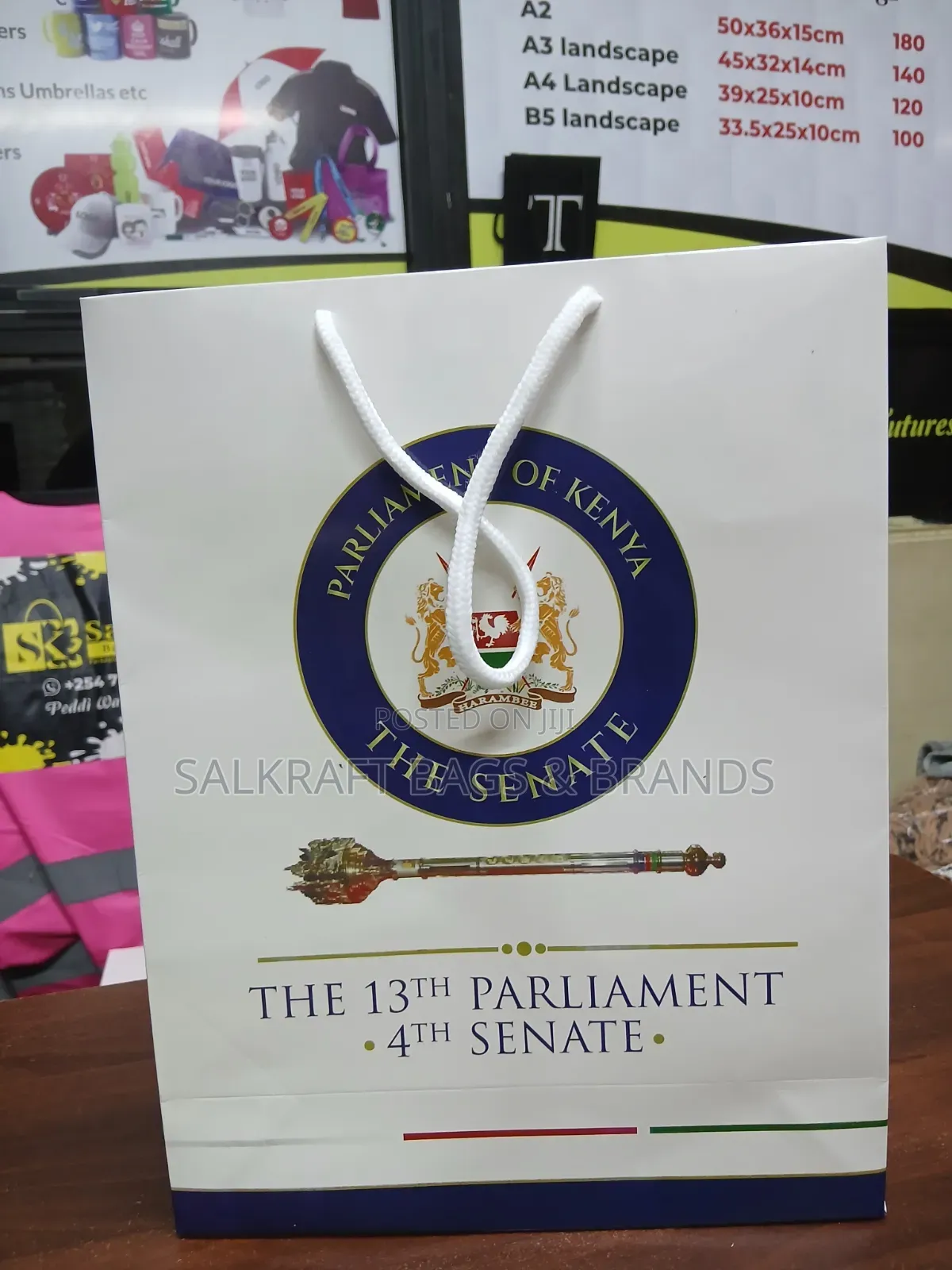 Bespoke Kraft Paper Gift Bags With High-Definition Printing