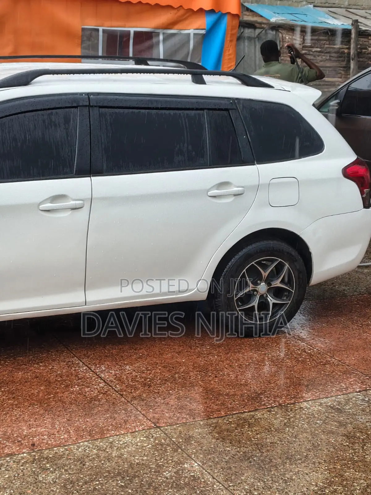 Toyota Corolla Fielder 1.5 Hybrid FWD 2014 White