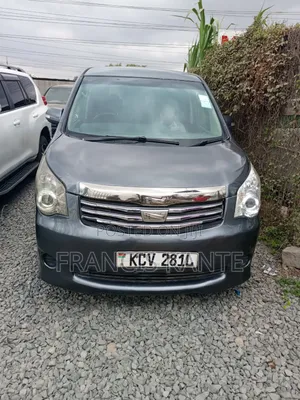 Toyota Noah 2013 Gray