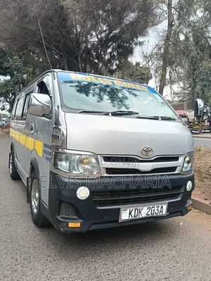 Toyota HiAce 2013 Silver