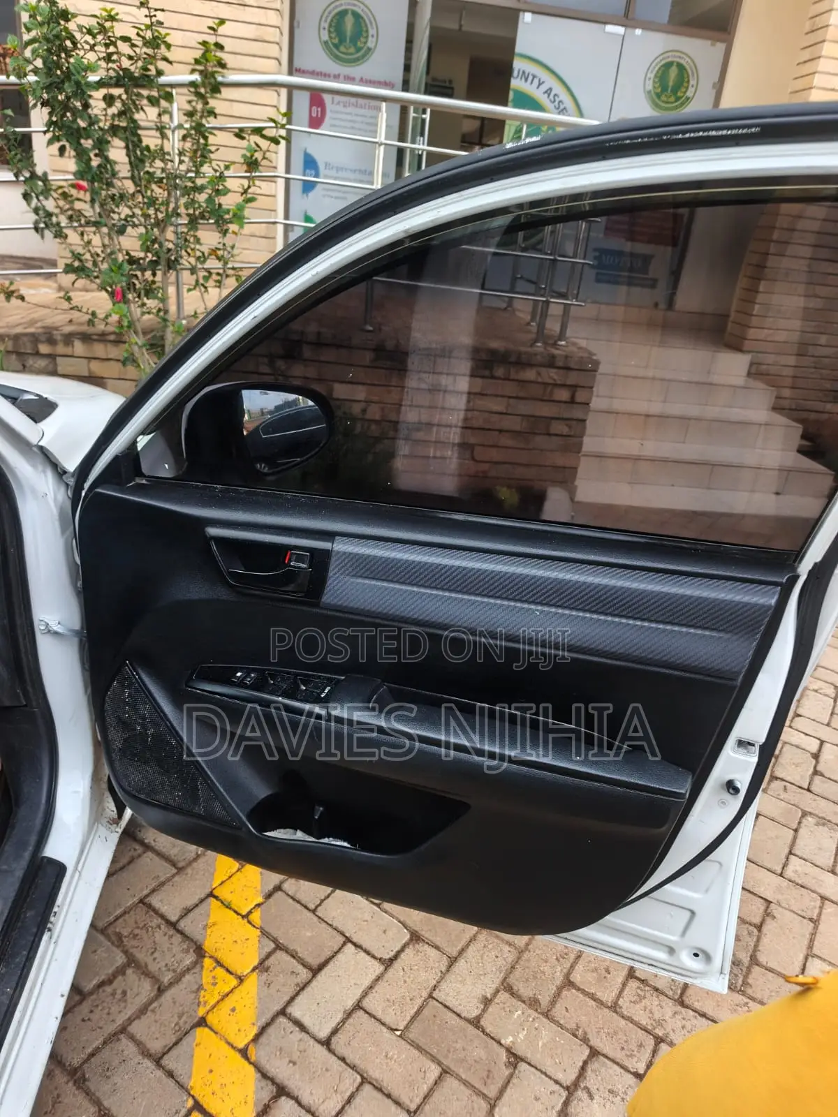 Toyota Corolla Fielder 1.5 Hybrid FWD 2014 White