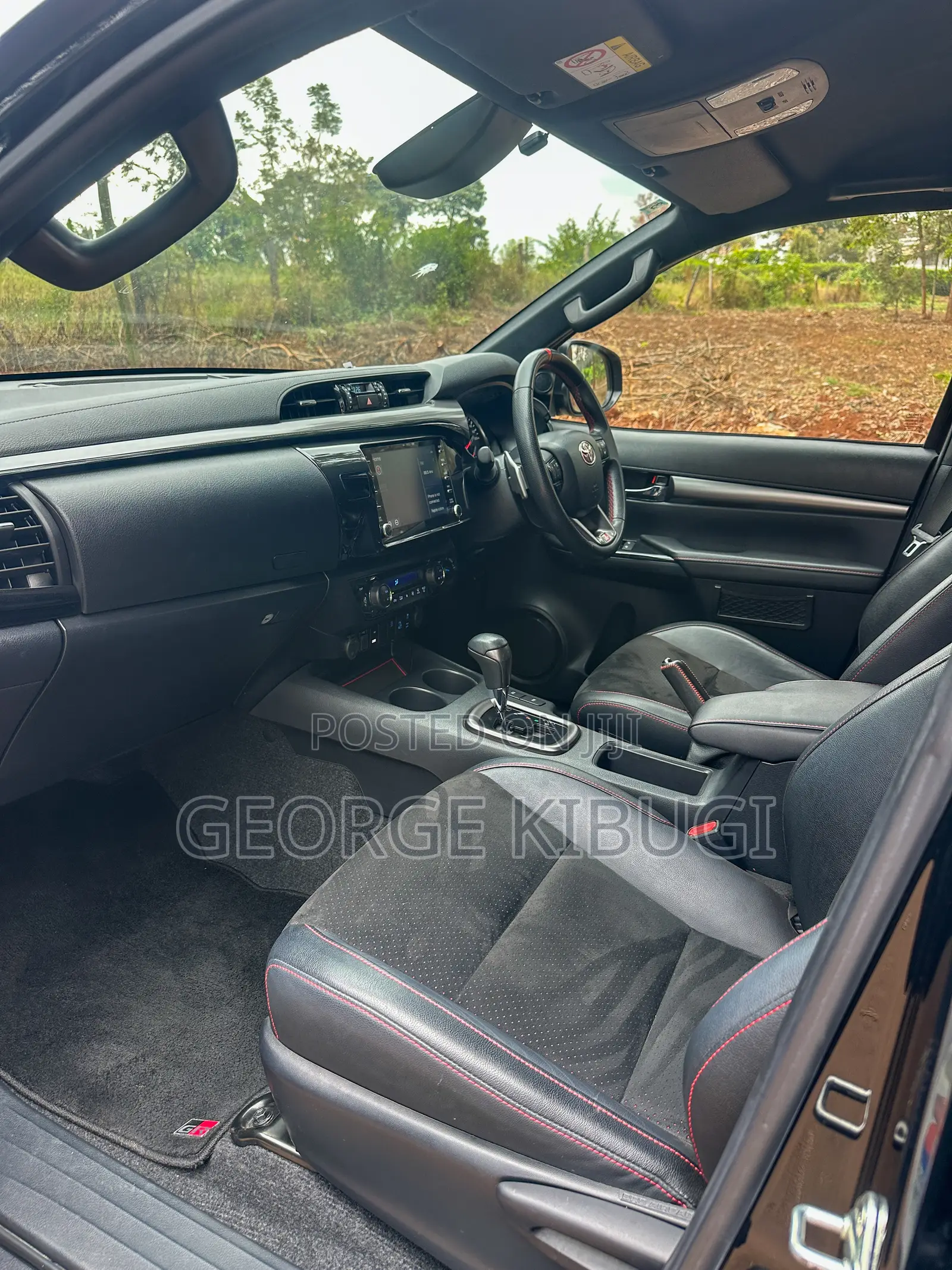 Toyota Hilux 2022 Black