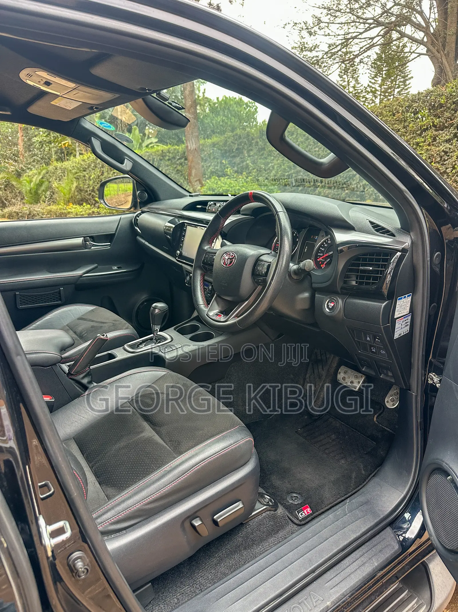 Toyota Hilux 2022 Black