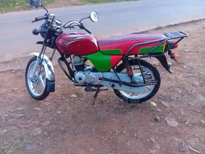 Bajaj Boxer 100 2025 Red