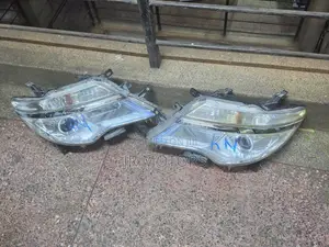 Nissan Serena 2013-2016 Headlights