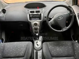 Toyota Vitz 2009 White