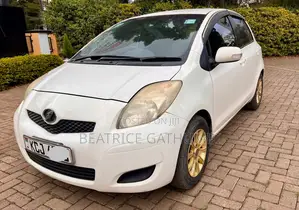 Toyota Vitz 2009 White