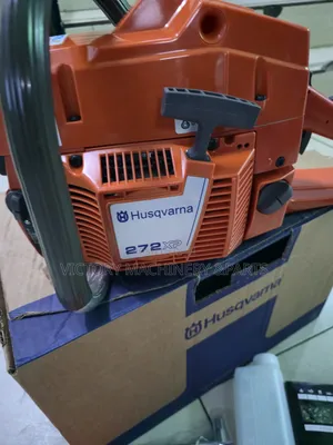 272XP Original Husqvarna 2 Stroke Petrol Chain Saw