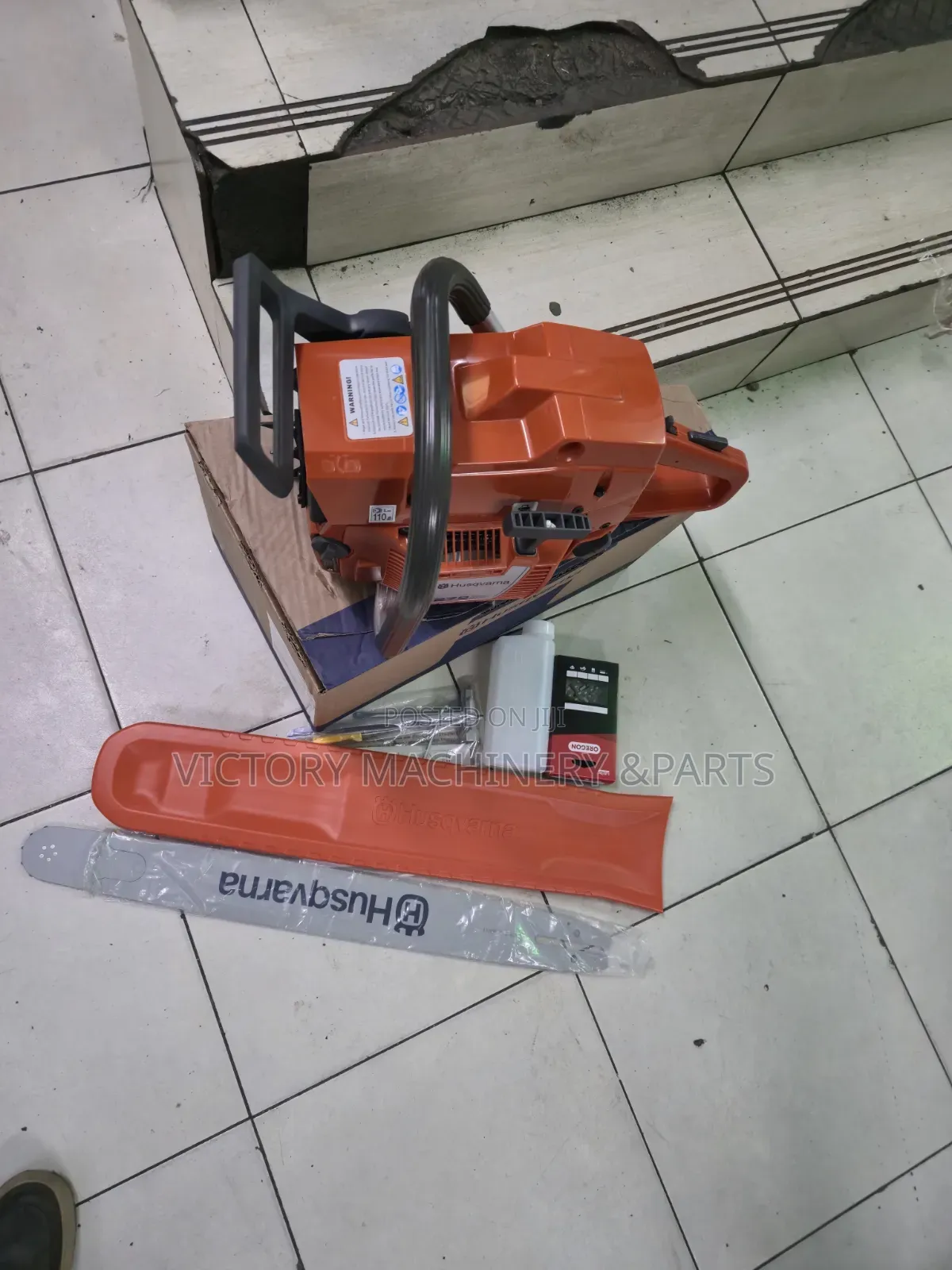 272XP Original Husqvarna 2 Stroke Petrol Chain Saw