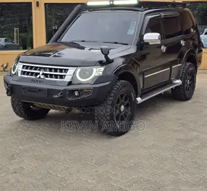 Mitsubishi Pajero 2017 Black