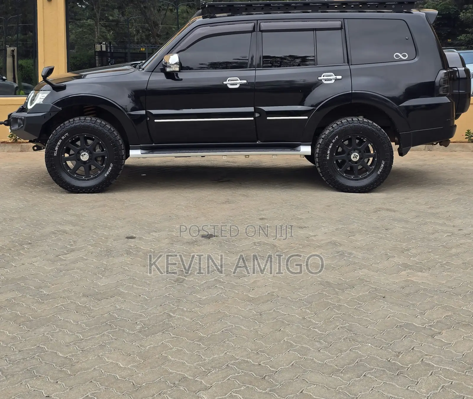Mitsubishi Pajero 2017 Black