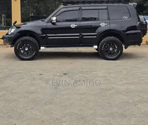 Mitsubishi Pajero 2017 Black