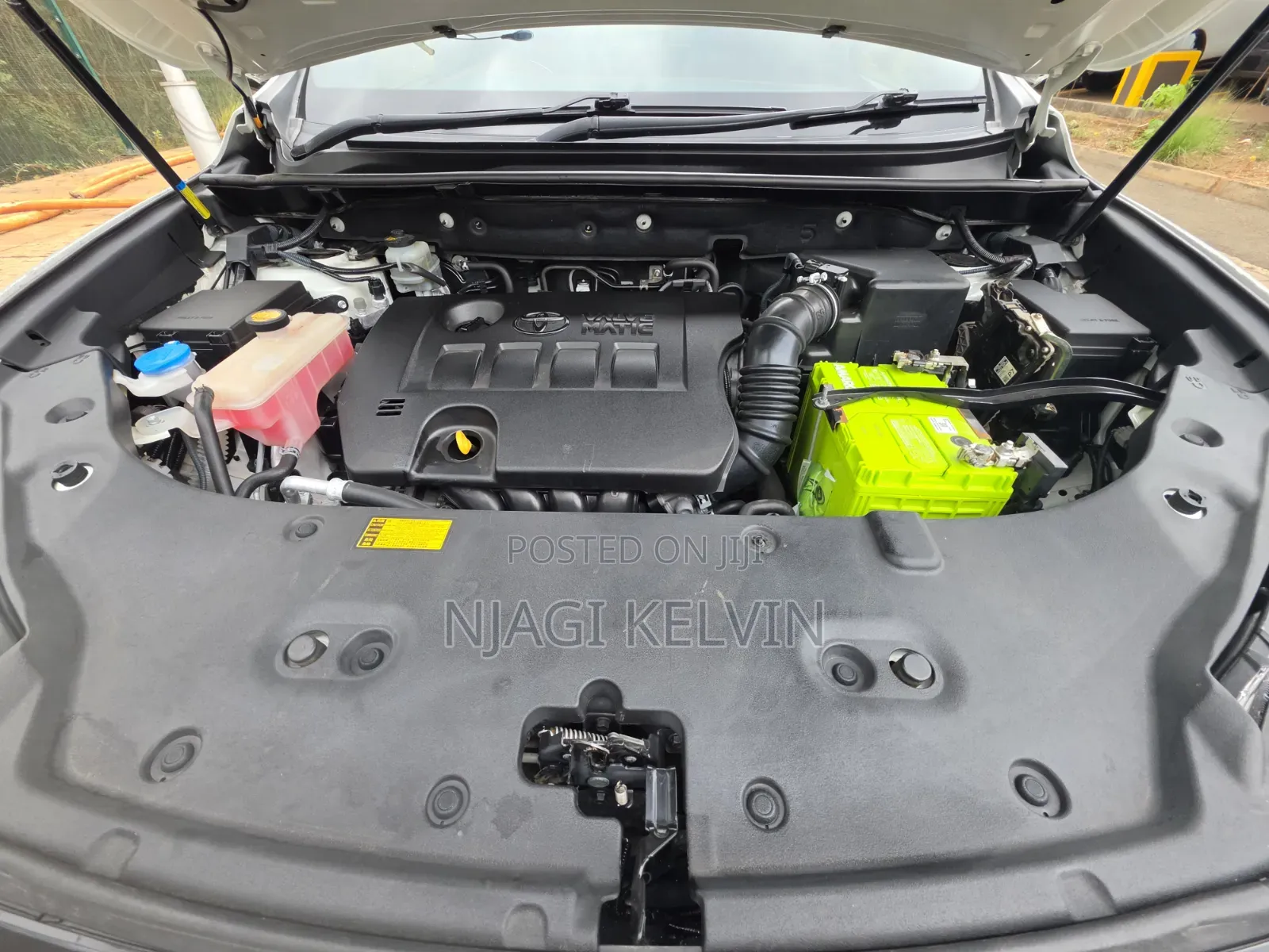 Toyota Harrier 2.0 4WD 2014 White