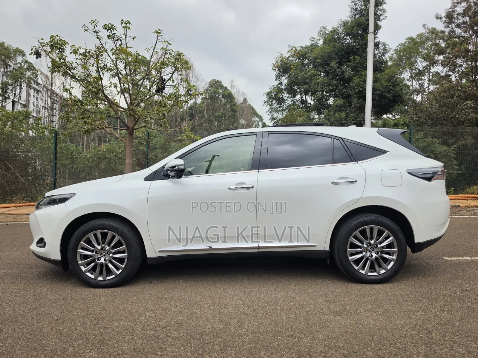Toyota Harrier 2.0 4WD 2014 White